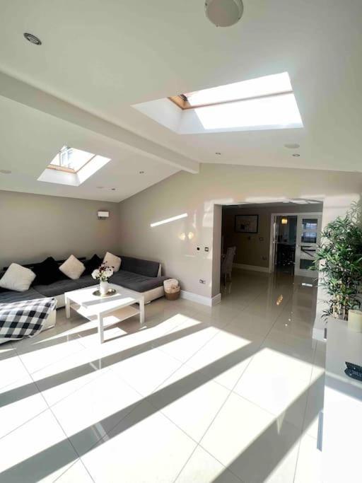 Stunning Home In Astley Tyldesley ภายนอก รูปภาพ